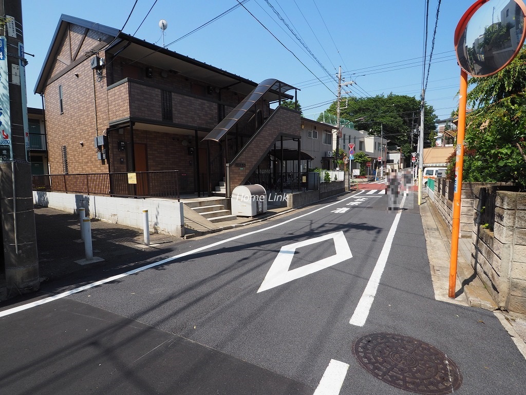 コープ成増　前面道路